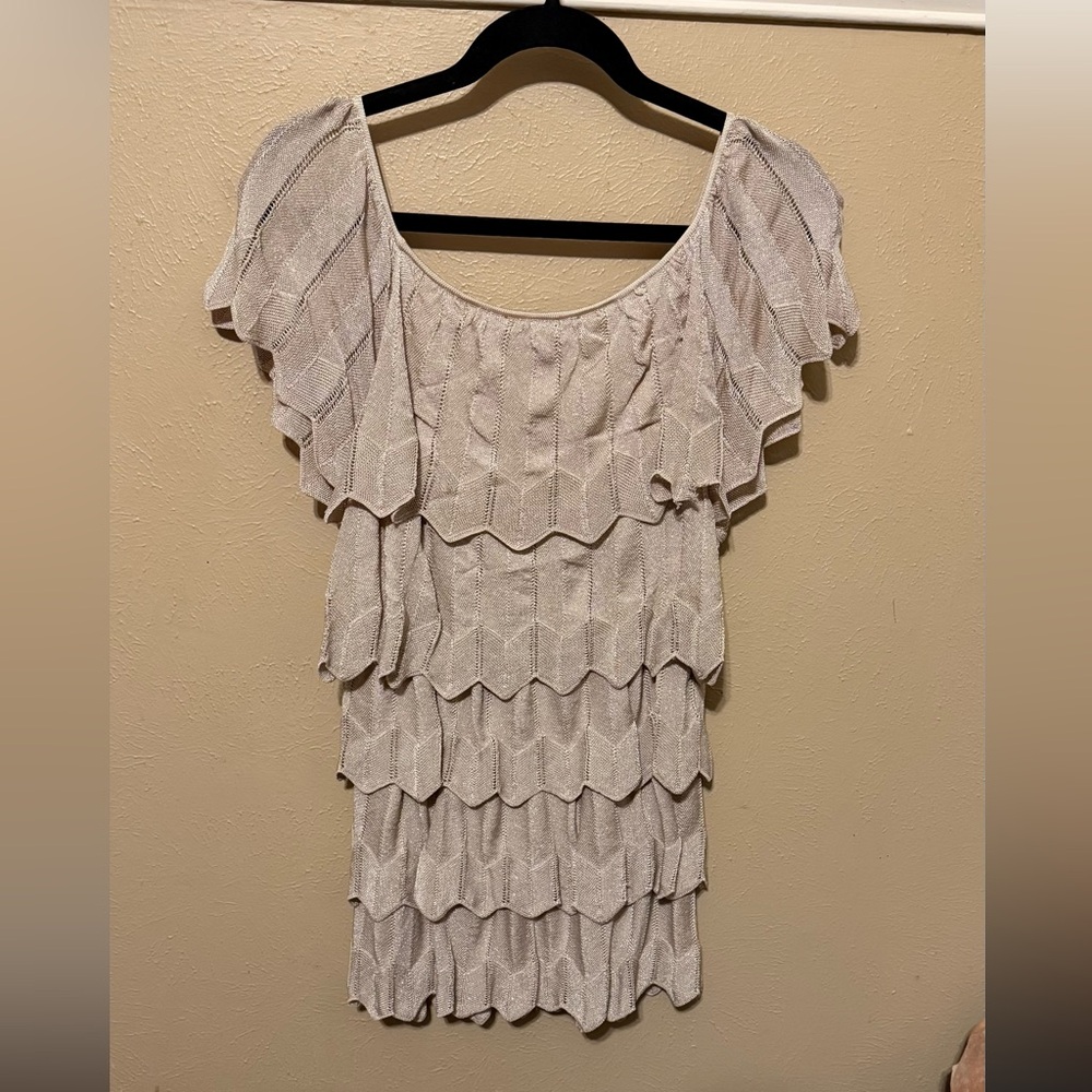 Champagne Tiered Ruffle White House Black Market blouse - Picture 4 of 4